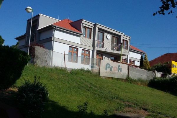 zavřít